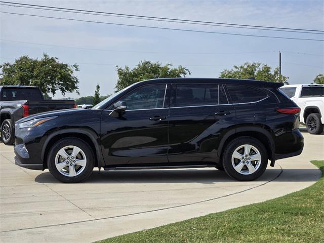used 2022 Toyota Highlander car, priced at $29,491