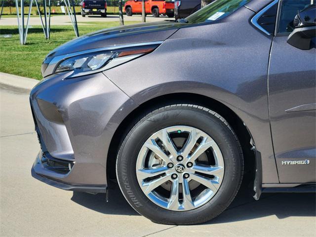 used 2021 Toyota Sienna car, priced at $38,992