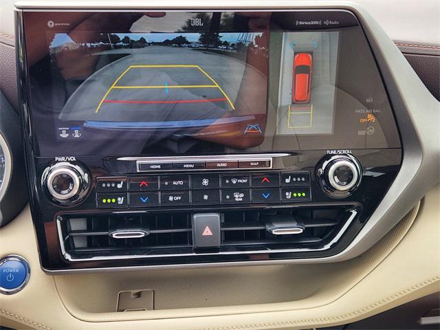 used 2022 Toyota Highlander Hybrid car, priced at $38,291