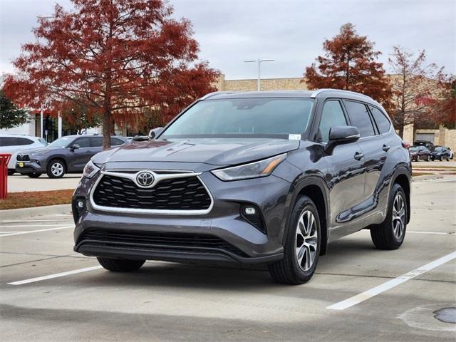 used 2021 Toyota Highlander car, priced at $31,992