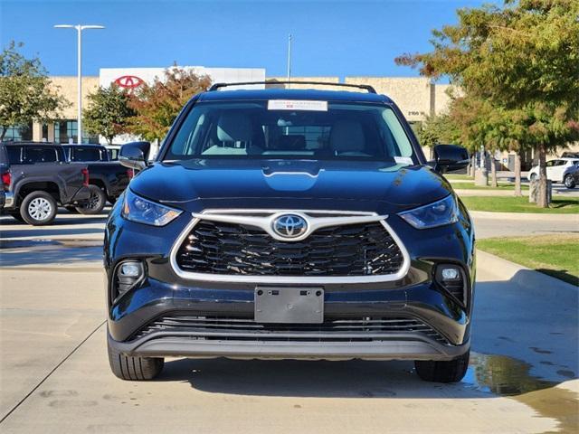 used 2023 Toyota Highlander car, priced at $33,991