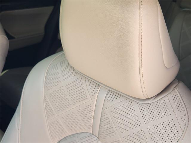 used 2022 Toyota Highlander car, priced at $39,691