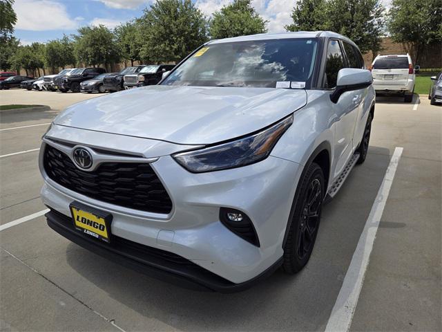 used 2022 Toyota Highlander car, priced at $31,991