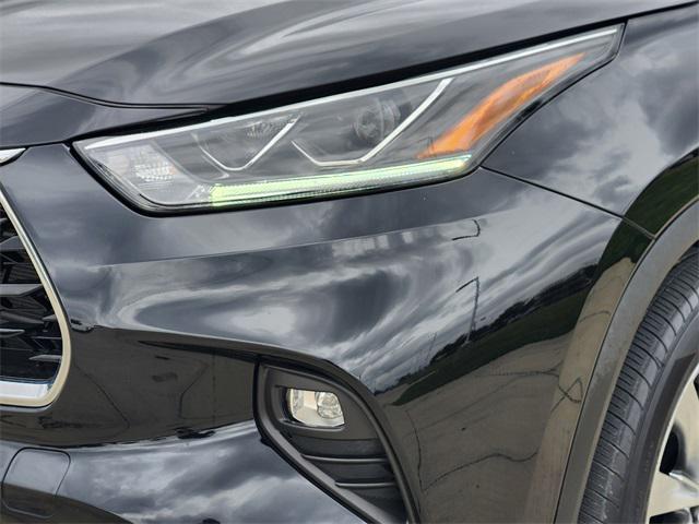 used 2023 Toyota Highlander Hybrid car, priced at $48,292