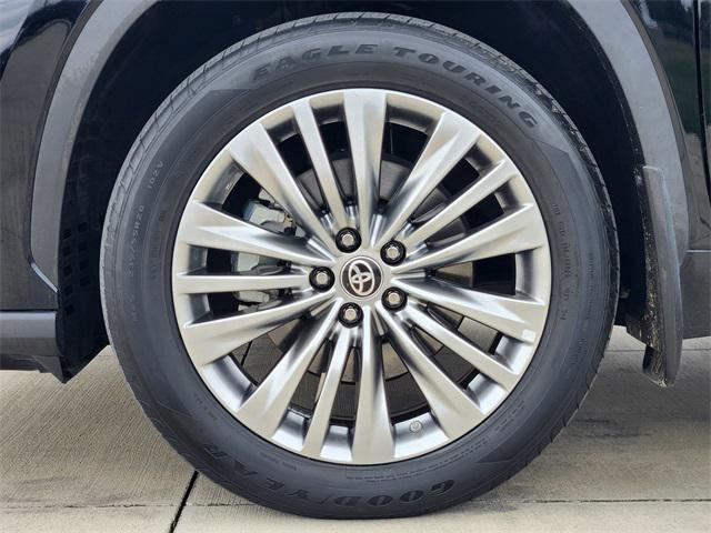 used 2023 Toyota Highlander Hybrid car, priced at $48,292