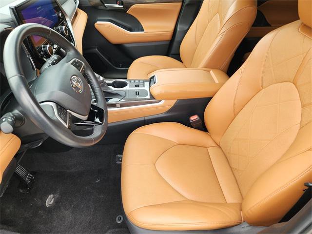 used 2023 Toyota Highlander Hybrid car, priced at $48,292