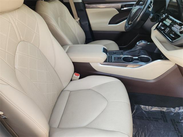 used 2020 Toyota Highlander car, priced at $34,392