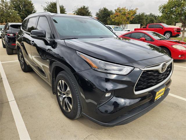 used 2022 Toyota Highlander car, priced at $31,991