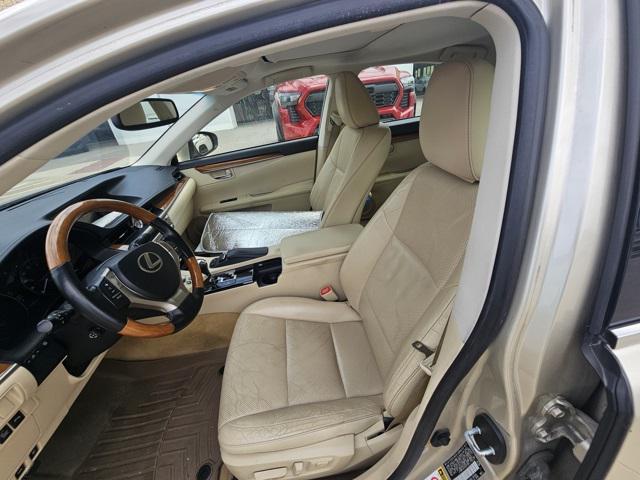 used 2013 Lexus ES 300h car, priced at $10,994