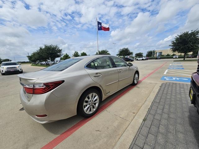 used 2013 Lexus ES 300h car, priced at $10,994