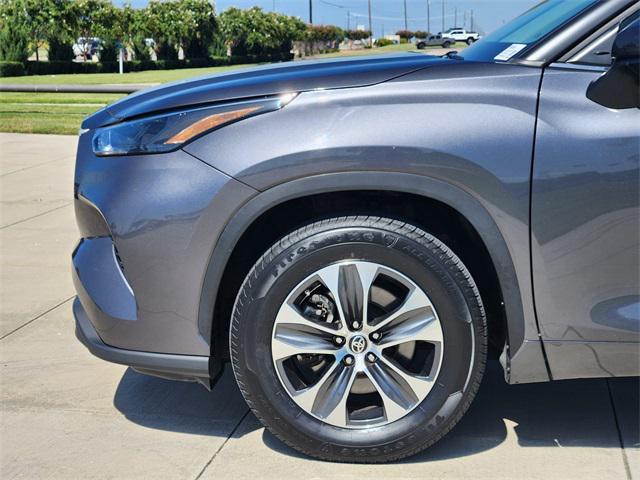 used 2023 Toyota Highlander car, priced at $35,991