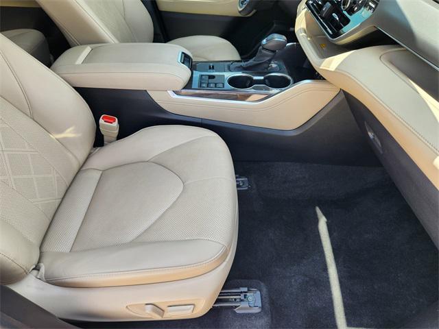 used 2024 Toyota Highlander car, priced at $47,991