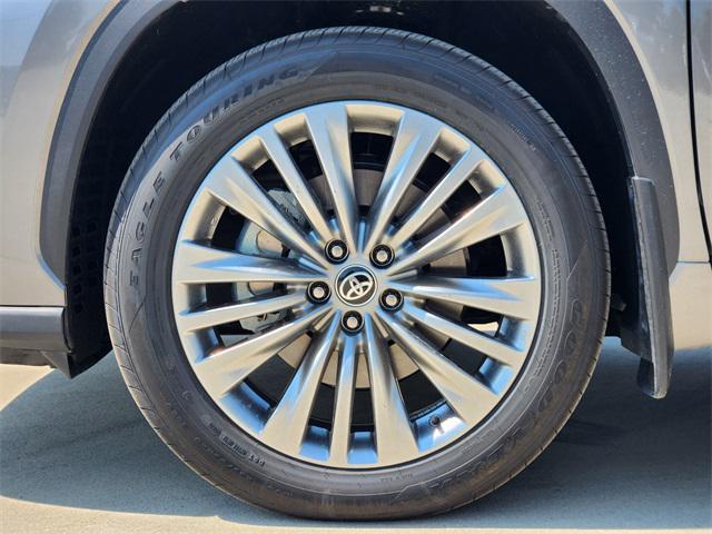 new 2025 Toyota Highlander car, priced at $55,572