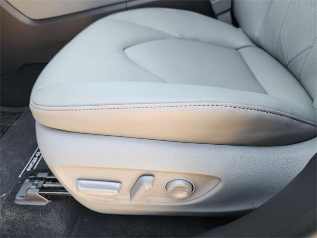 new 2025 Toyota Highlander car, priced at $55,572