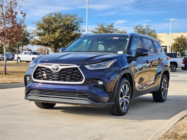 used 2021 Toyota Highlander car, priced at $31,992