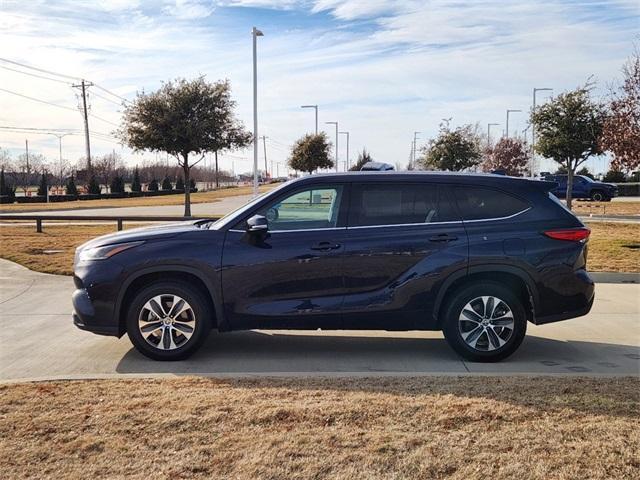 used 2021 Toyota Highlander car, priced at $31,992