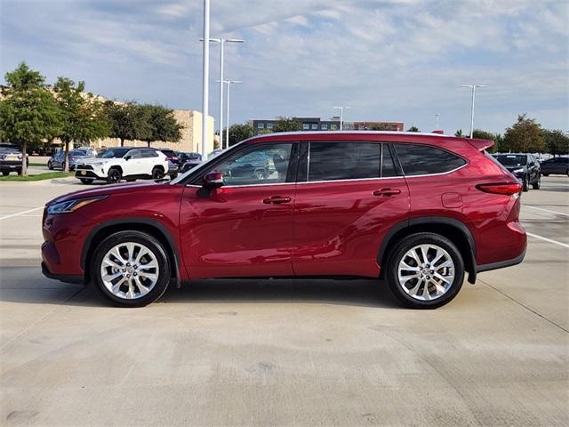 used 2021 Toyota Highlander car, priced at $35,991