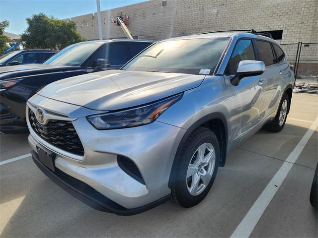 used 2023 Toyota Highlander car, priced at $31,992