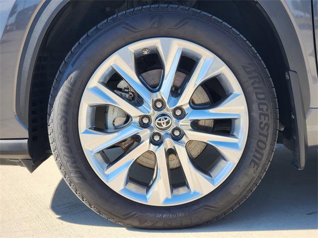 used 2023 Toyota Highlander Hybrid car, priced at $41,592