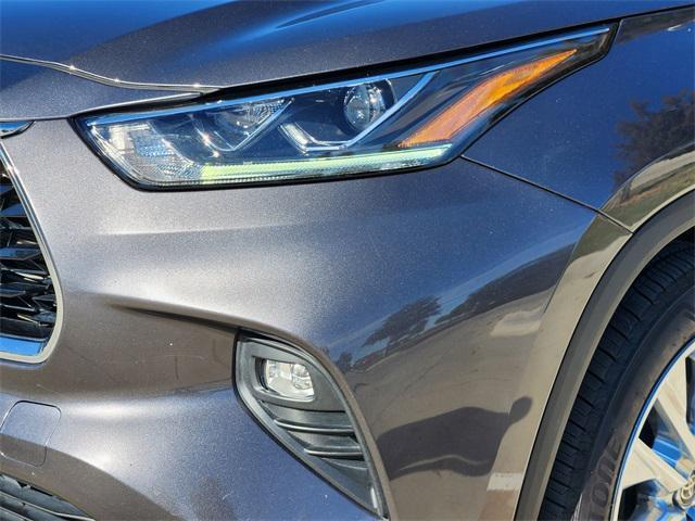 used 2023 Toyota Highlander Hybrid car, priced at $41,592