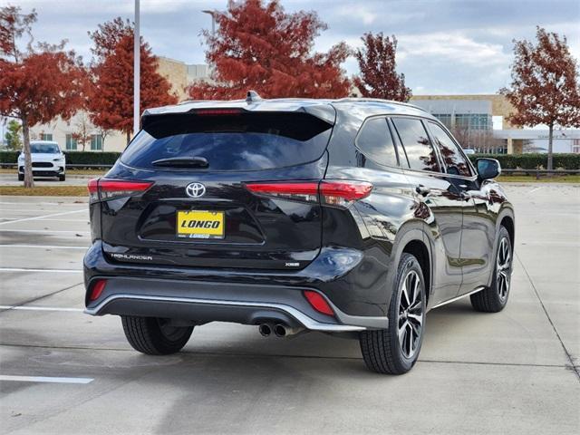 used 2021 Toyota Highlander car, priced at $36,492