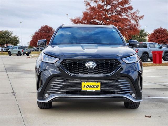 used 2021 Toyota Highlander car, priced at $36,492