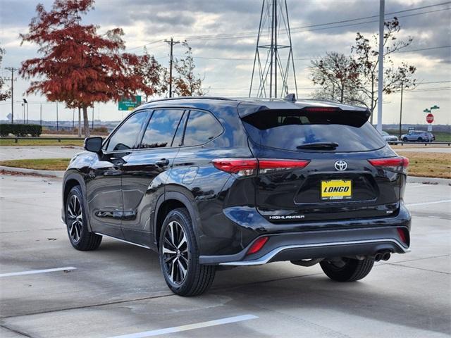 used 2021 Toyota Highlander car, priced at $36,492