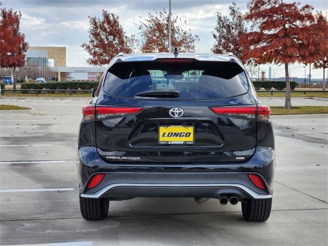 used 2021 Toyota Highlander car, priced at $36,492