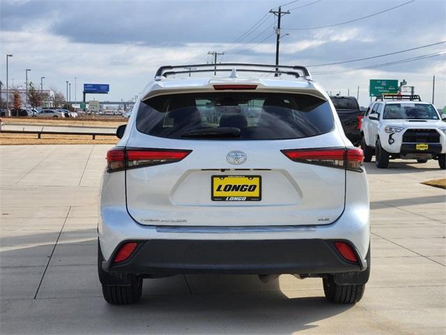 used 2022 Toyota Highlander car, priced at $33,491