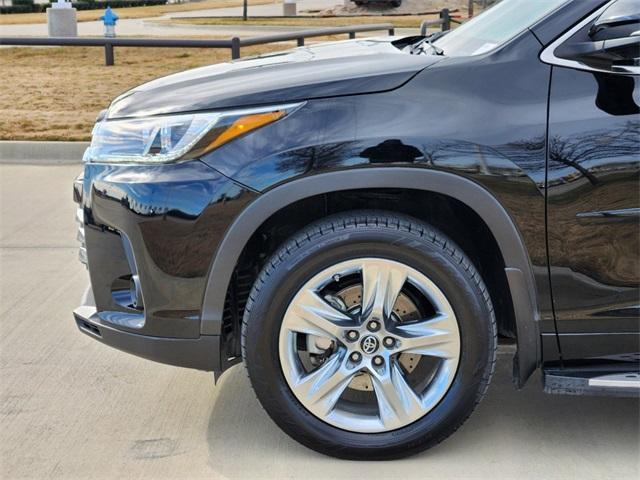 used 2018 Toyota Highlander car, priced at $25,991