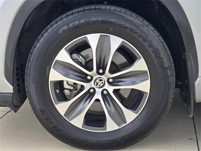 used 2022 Toyota Highlander car, priced at $34,991