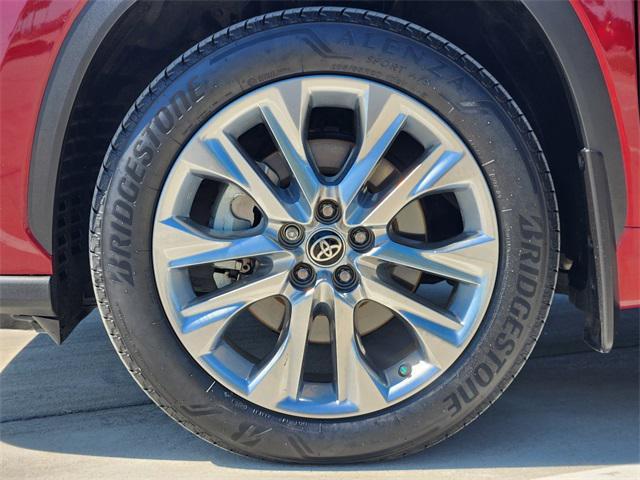 used 2022 Toyota Highlander Hybrid car, priced at $36,991