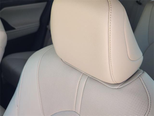 used 2022 Toyota Highlander Hybrid car, priced at $36,991