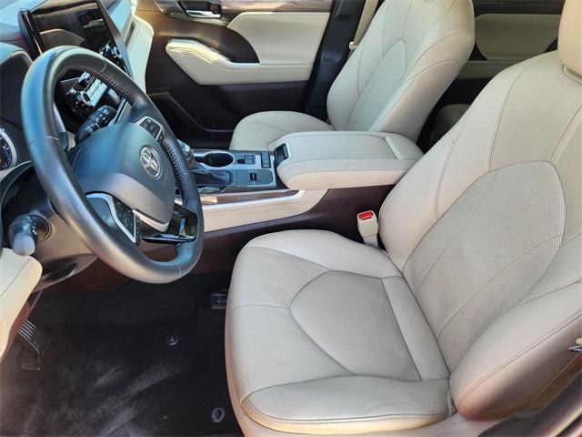 used 2022 Toyota Highlander Hybrid car, priced at $36,991
