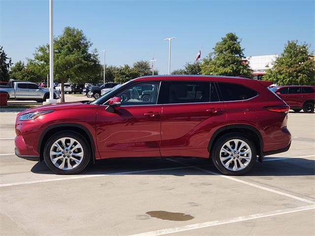 used 2022 Toyota Highlander Hybrid car, priced at $36,991