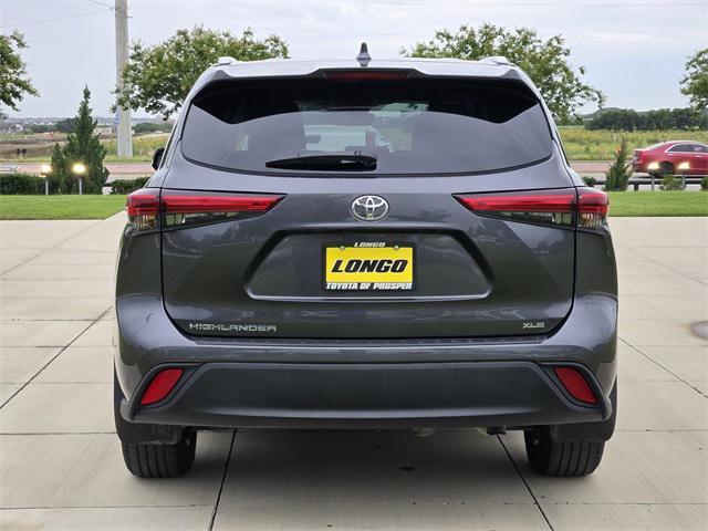 used 2022 Toyota Highlander car, priced at $37,991
