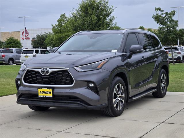 used 2022 Toyota Highlander car, priced at $37,991