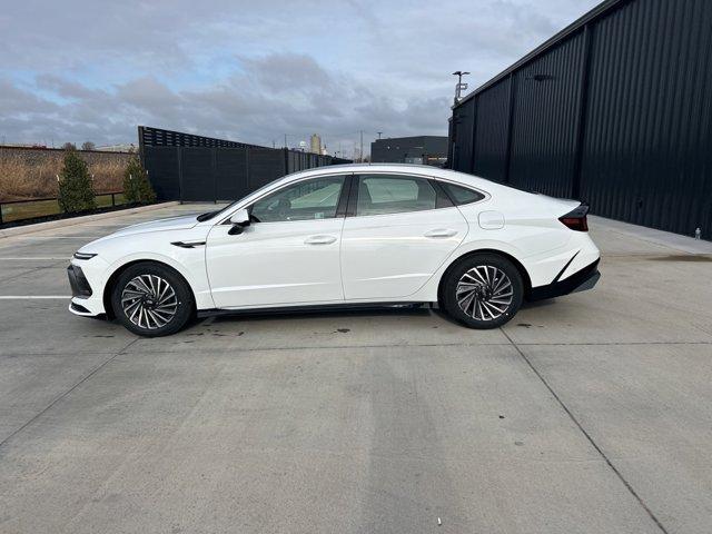 new 2025 Hyundai Sonata Hybrid car, priced at $38,830