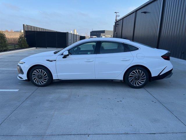 new 2025 Hyundai Sonata Hybrid car, priced at $27,470