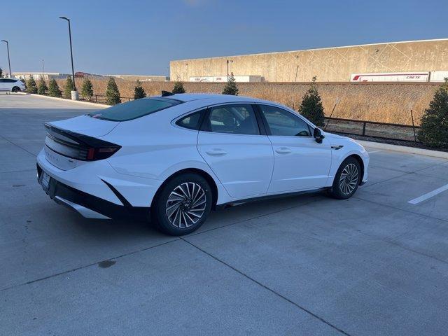 new 2025 Hyundai Sonata Hybrid car, priced at $27,470