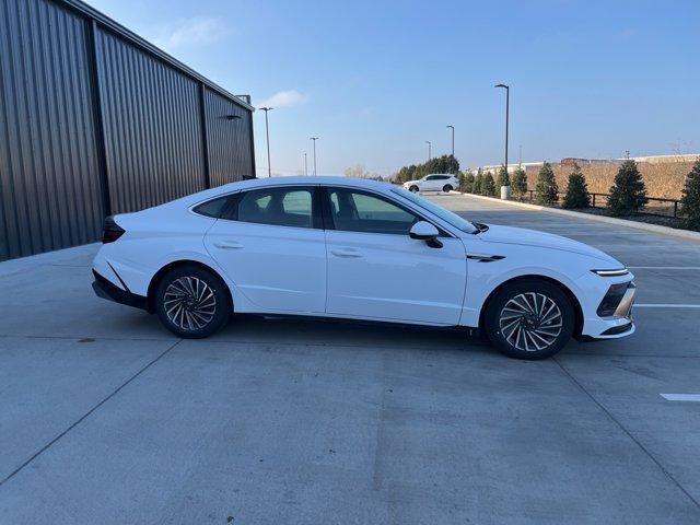 new 2025 Hyundai Sonata Hybrid car, priced at $27,470