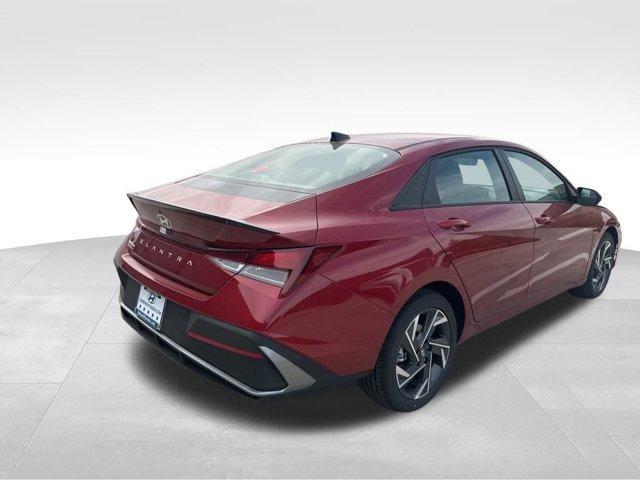new 2025 Hyundai Elantra car, priced at $16,336
