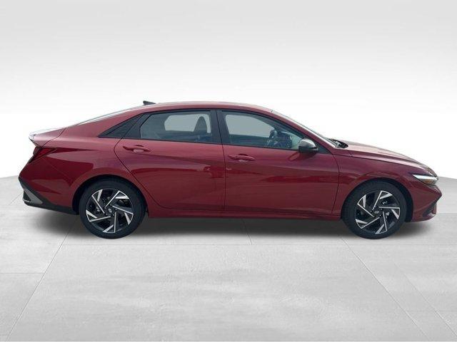 new 2025 Hyundai Elantra car, priced at $16,336