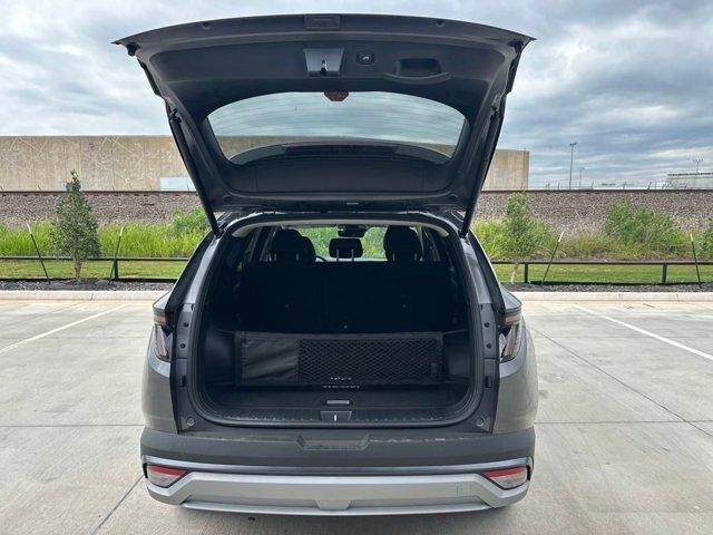 new 2025 Hyundai TUCSON Hybrid car, priced at $31,701