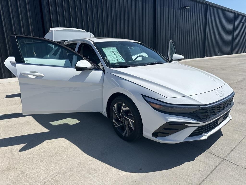new 2025 Hyundai ELANTRA HEV car, priced at $27,097