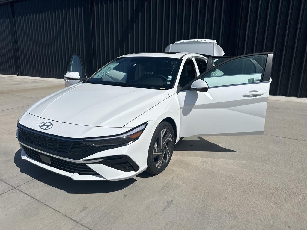 new 2025 Hyundai ELANTRA HEV car, priced at $27,097