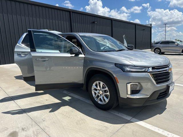 used 2023 Chevrolet Traverse car, priced at $29,144