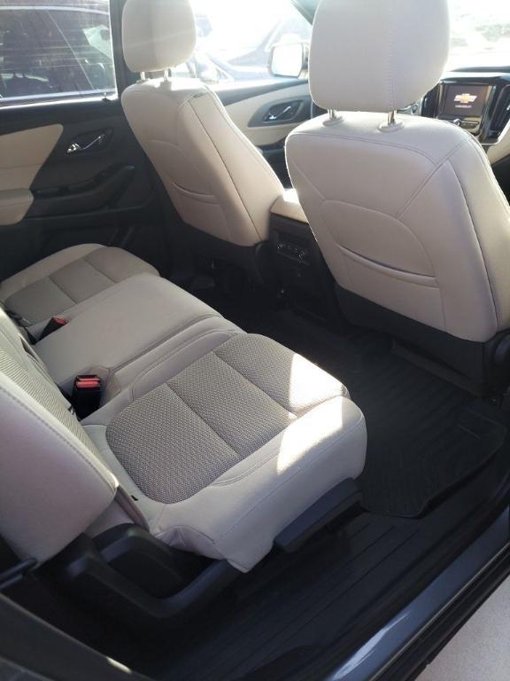 used 2023 Chevrolet Traverse car, priced at $29,144