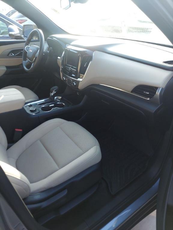 used 2023 Chevrolet Traverse car, priced at $29,144