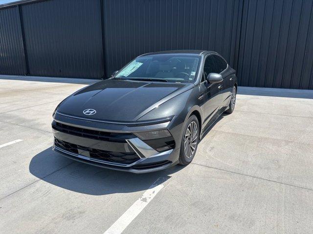 new 2025 Hyundai Sonata Hybrid car, priced at $26,517